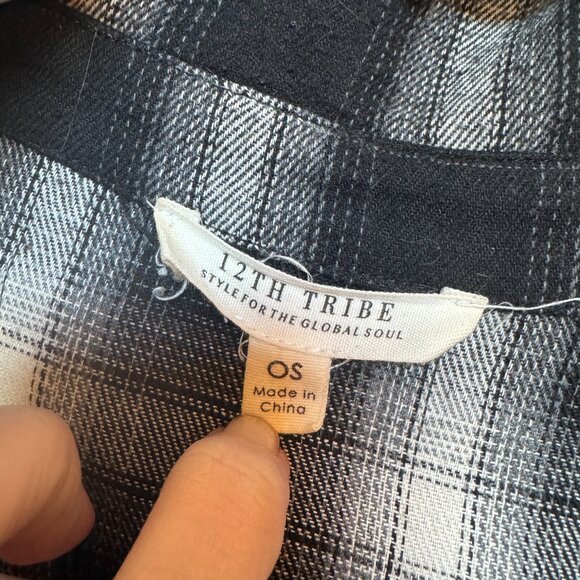 12th Tribe Oversize Black and Gray Flannel Sweater Size OS - Picture 4 of 6